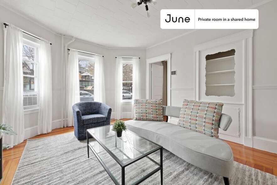 Building Photo - Room in Shared 3 bed/1 bath home