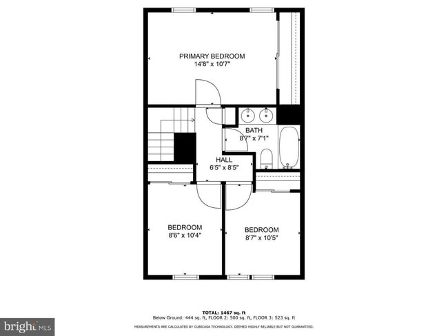 Building Photo - This stunning 3-bedroom, 2-bathroom interior townhome is sure to impress.