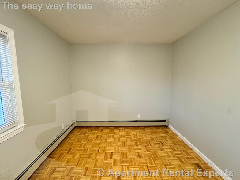 Building Photo - 10 Pearl St Pl