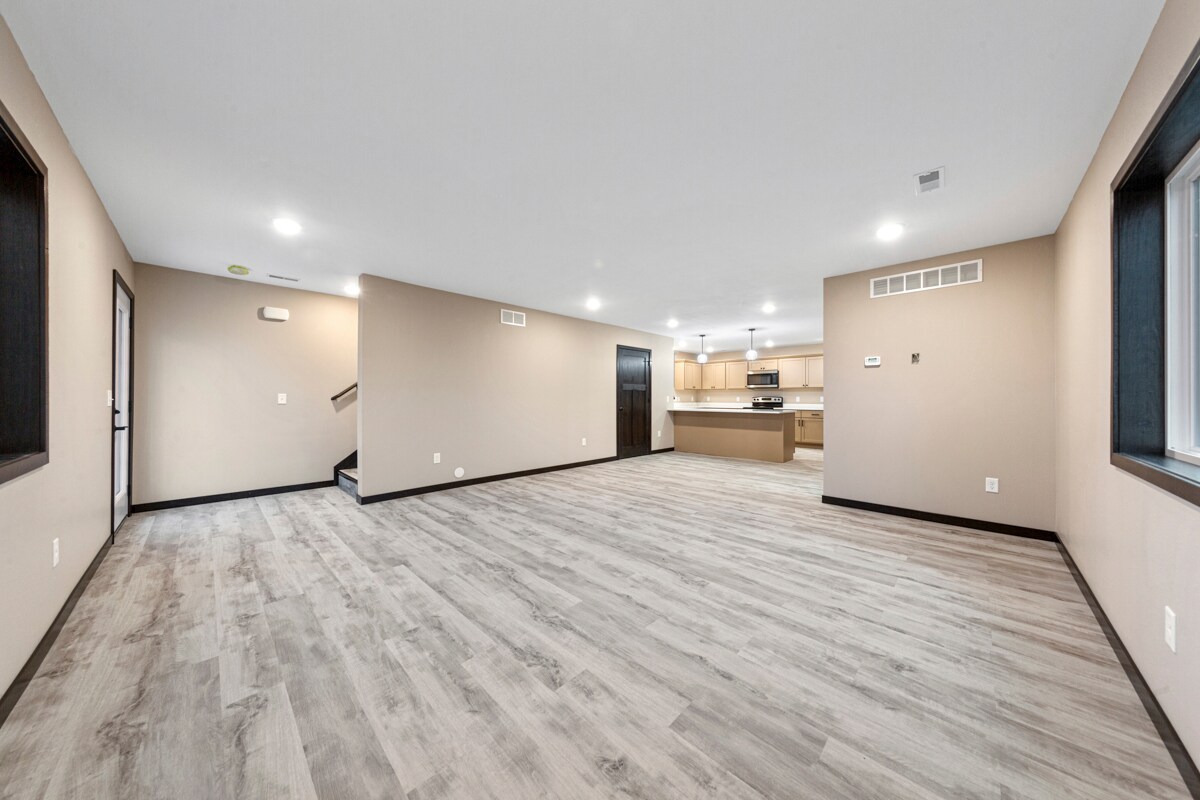 Building Photo - 3200 Noble Dr