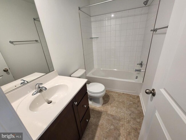 Building Photo - 477 Husky Trl