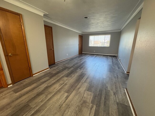 Building Photo - 3935 W Sylvania Ave