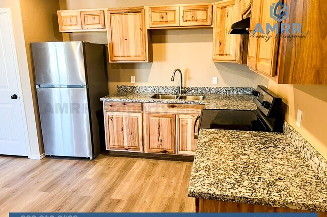 Building Photo - 1301 E 16th St