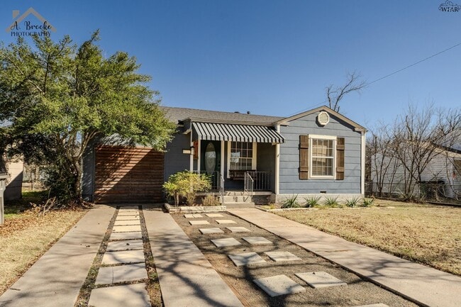 Building Photo - 3121 Sherwood Ln