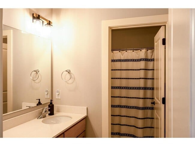 Building Photo - 4297 Arbor Dr