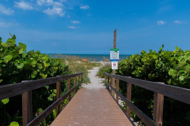 Building Photo - 505 Fillmore Ave