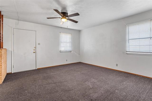 Building Photo - 724 E Mustang St