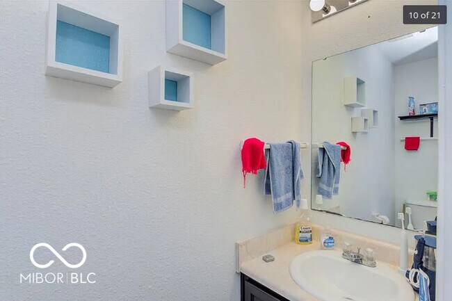 Building Photo - 3057 Armory Dr