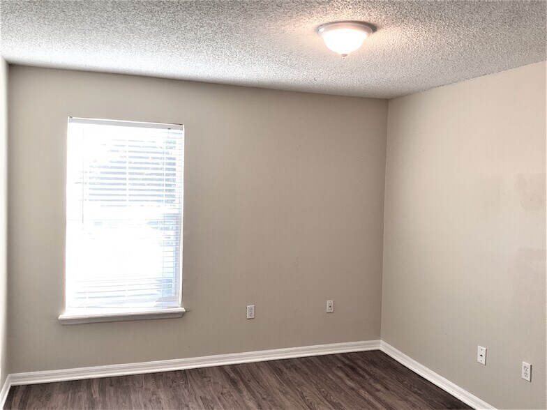 Building Photo - 2809 Sherbrook Ct