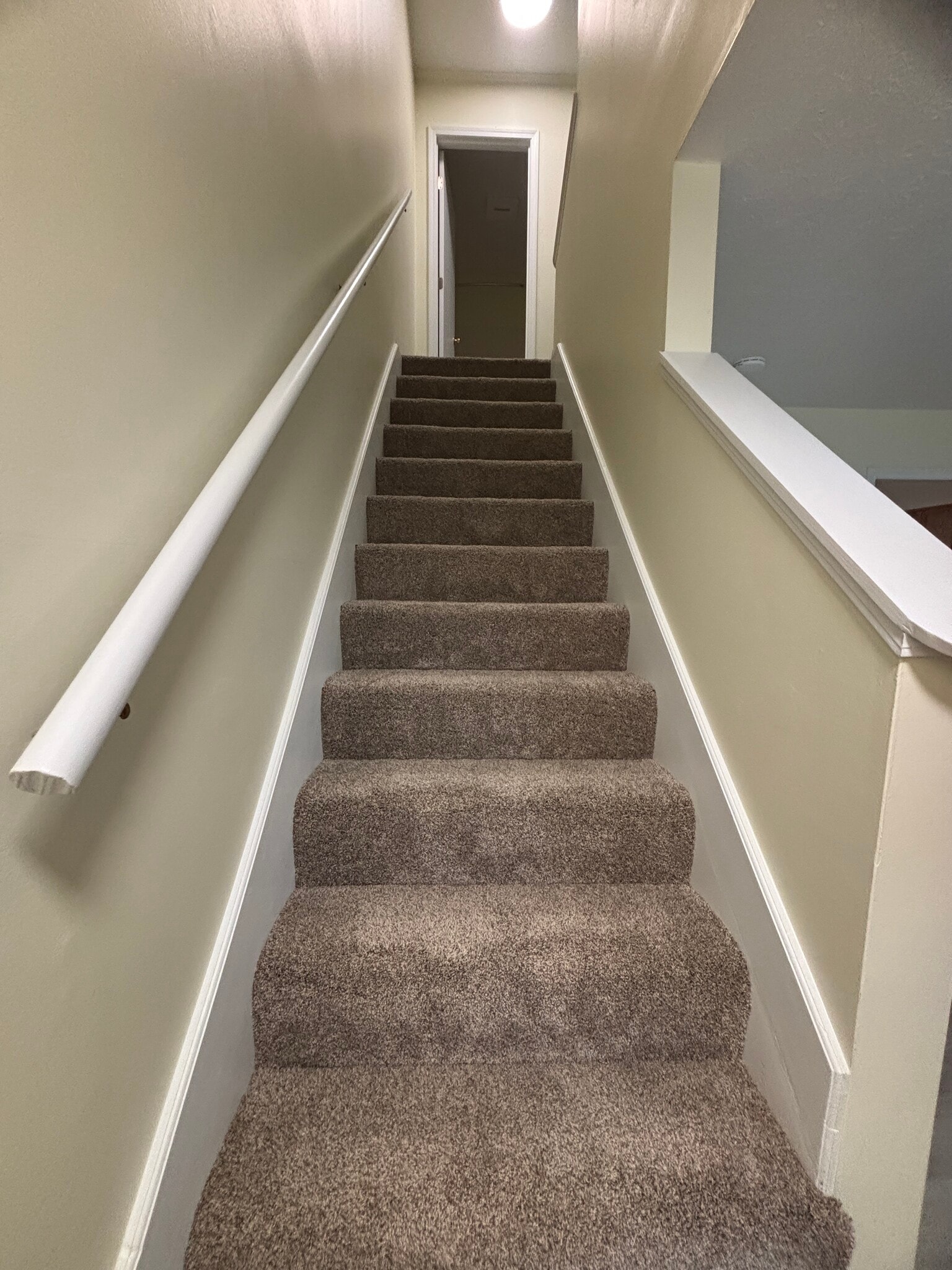 Building Photo - 526 Broadway Ave