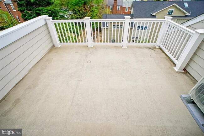 Building Photo - 3016 20th St S