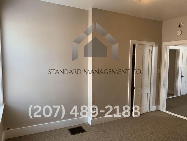 Building Photo - 15 Kennebec St