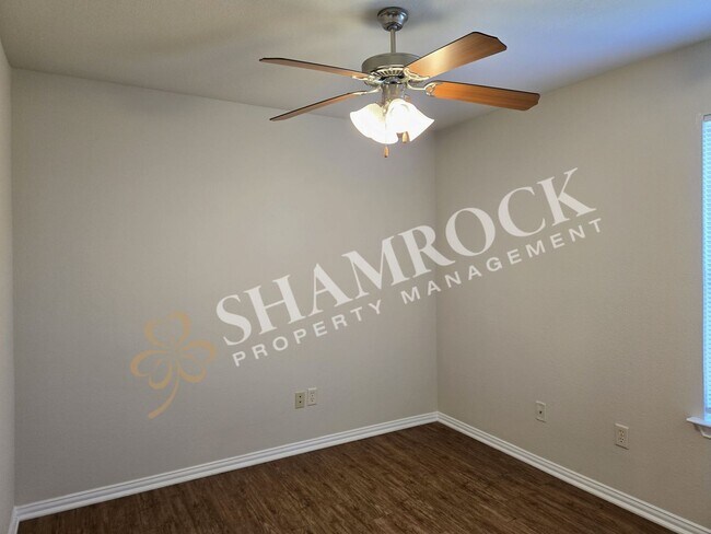 Building Photo - Sunwest Village Duplex