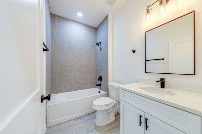 Building Photo - FOR RENT