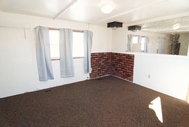 Building Photo - Cozy 2 Bed, 1 Bath Home in Idaho Falls!