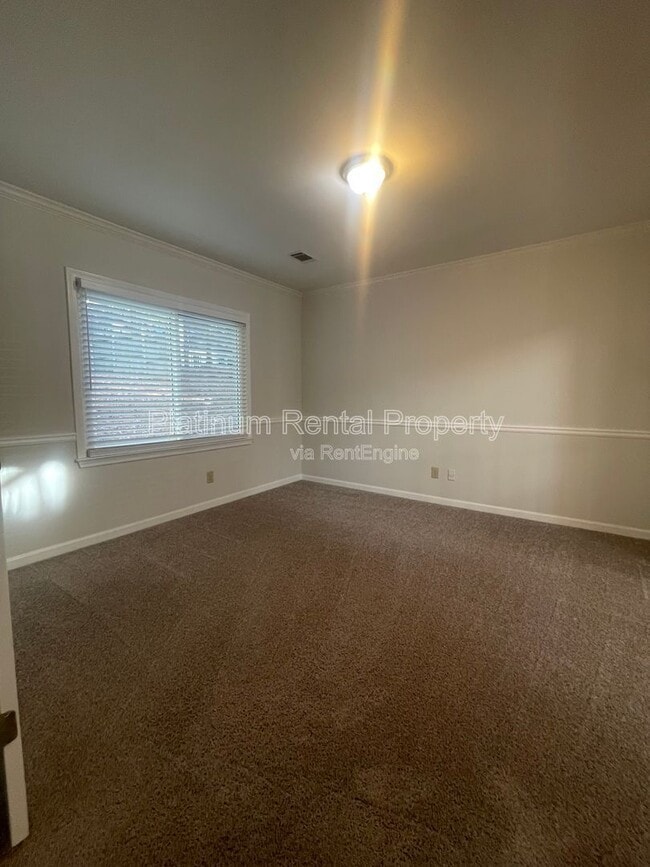 Building Photo - 940 Club Chase Ct