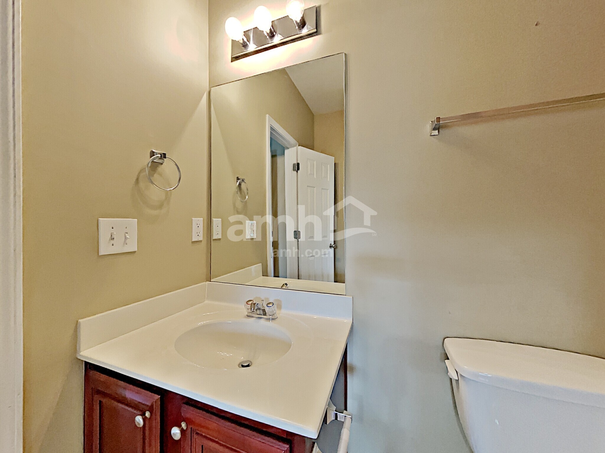 Building Photo - 4975 Hopewell Manor Dr