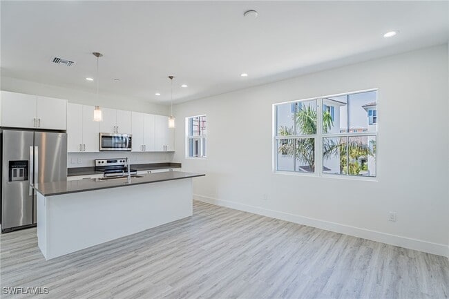 Building Photo - 5816 Shell Cove Drive