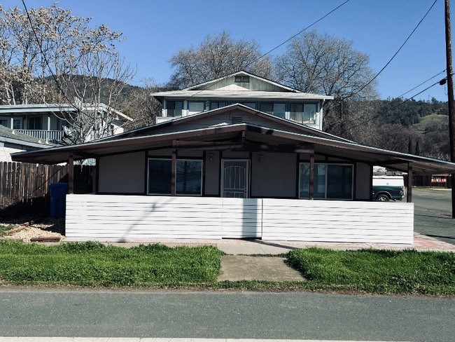 Building Photo - 6044 E Hwy 20