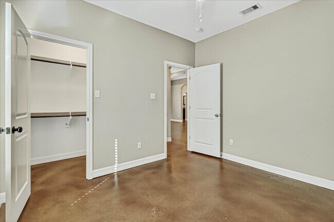 Building Photo - 7237 Lake Tranquility Dr