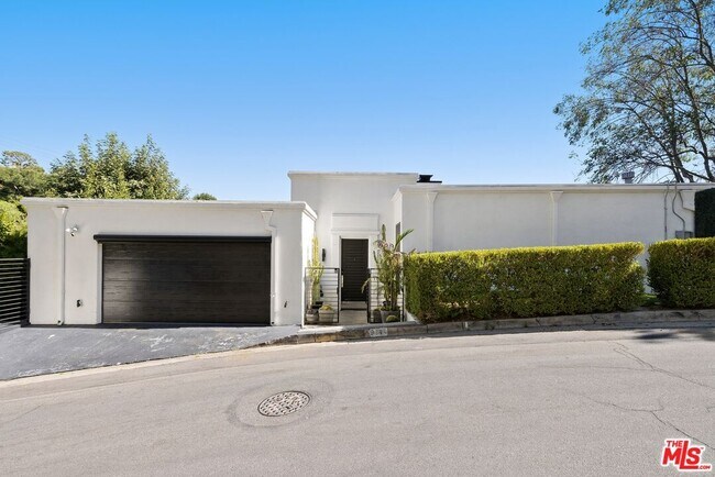 Building Photo - 9314 Lloydcrest Dr