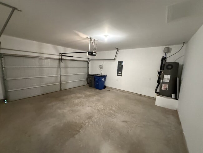 Building Photo - 3215 Sedge Grass Dr