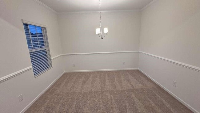 Building Photo - 576 River Run Dr