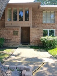 Building Photo - (MOVE IN SPECIAL) 50% OFF 1st MONTHS RENT) 2 Bedroom, 1 Bath Condo Near 75 and Walnut Hill Road i...