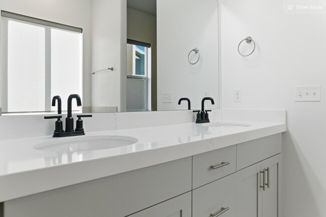 Building Photo - 193 N 300 E