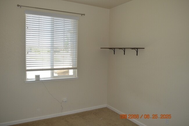Building Photo - 1668 Ryegrass Wy