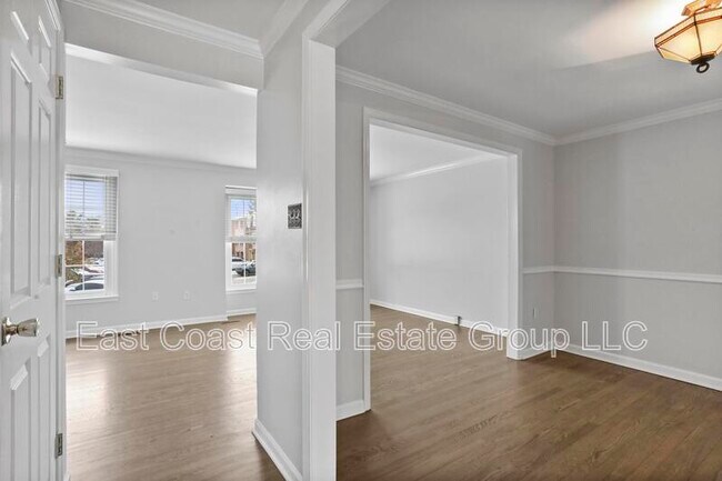 Building Photo - 8033 Hollow Reed Ct