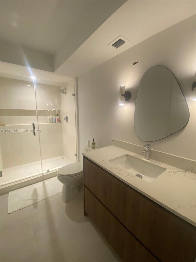 Building Photo - 1901 Brickell Ave