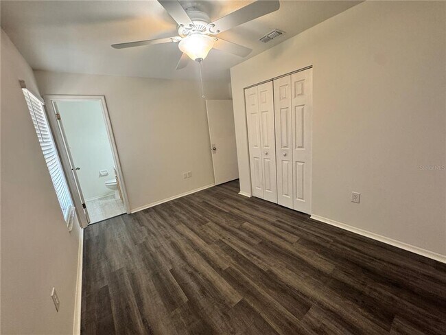Building Photo - 316 E Primrose Ln