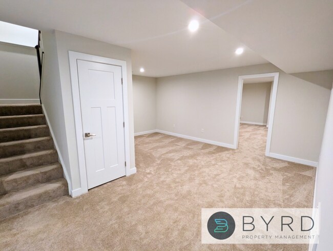 Building Photo - 15700 Cambria Cove Blvd