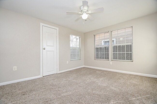 Building Photo - 2928 Wayne St