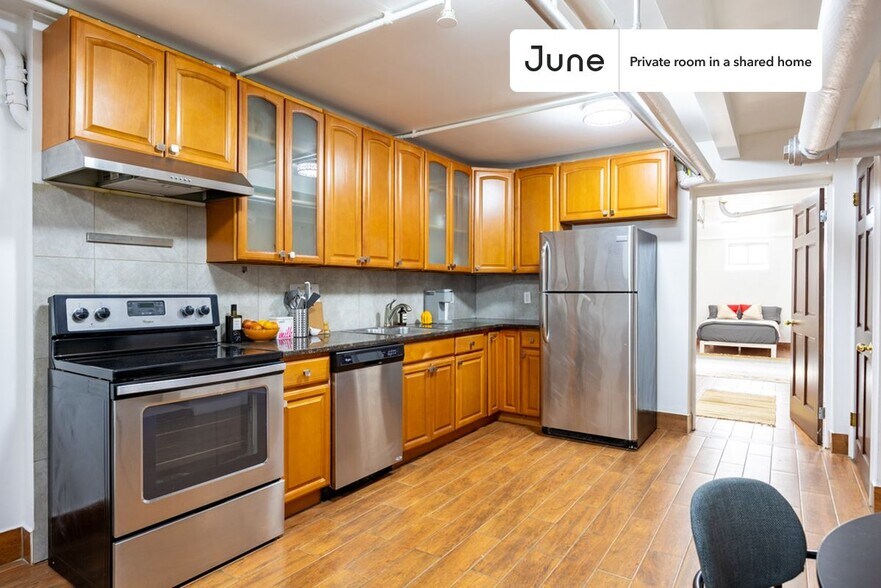 Building Photo - Room in Shared 4.0 bed/2 bath home