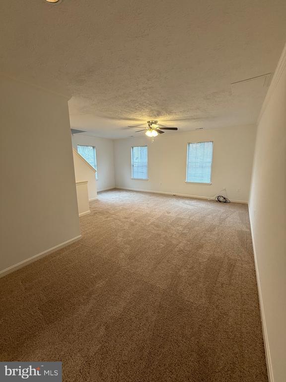 Building Photo - 402 Shaw Ct