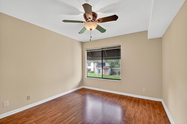 Building Photo - 5040 Rose Hill Dr