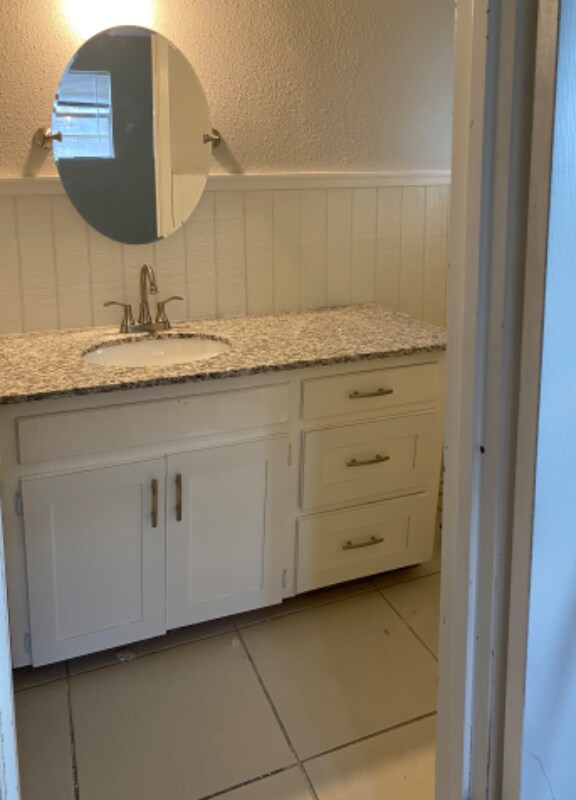 Building Photo - 121 Cactus Dr