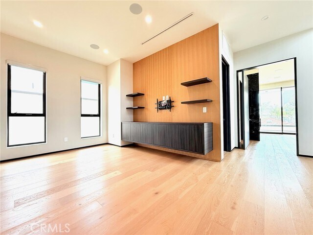 Building Photo - 6430 Drexel Ave