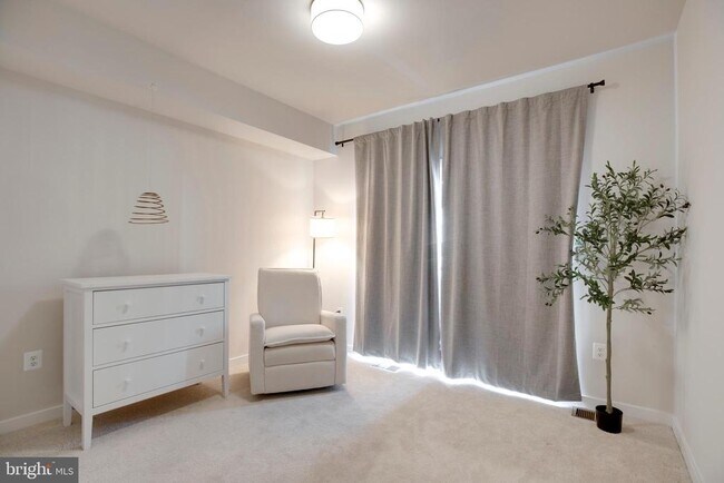 Building Photo - 4614 Olivine Dr