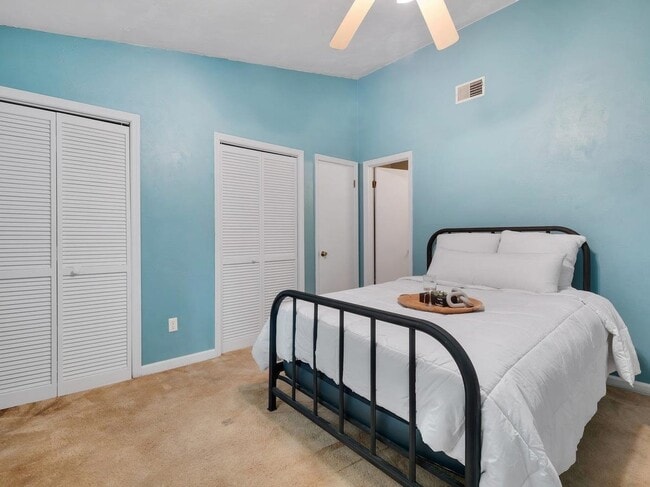 Building Photo - 424 Victory Garden Dr