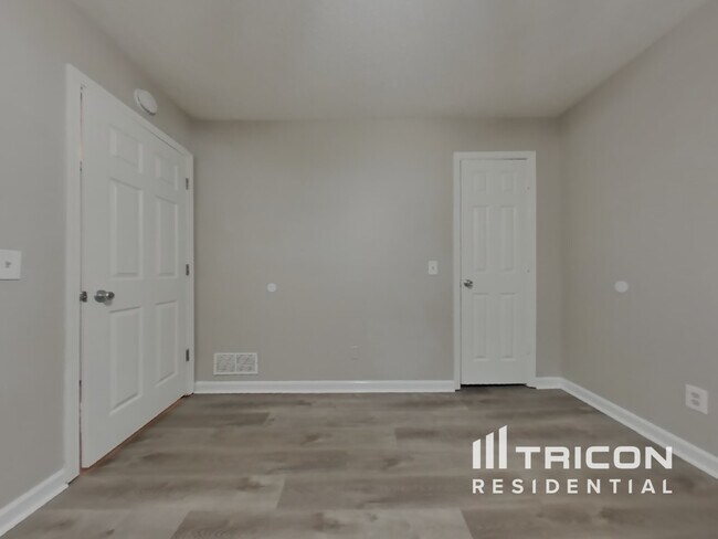 Building Photo - 305 Denae Ct
