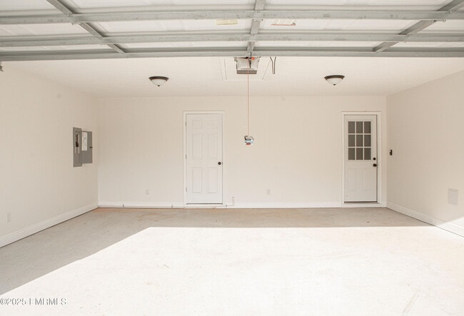 Building Photo - 6821 10th Ave