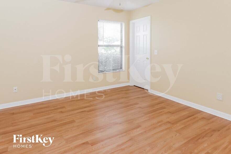 Building Photo - 2078 SW Idaho Ln