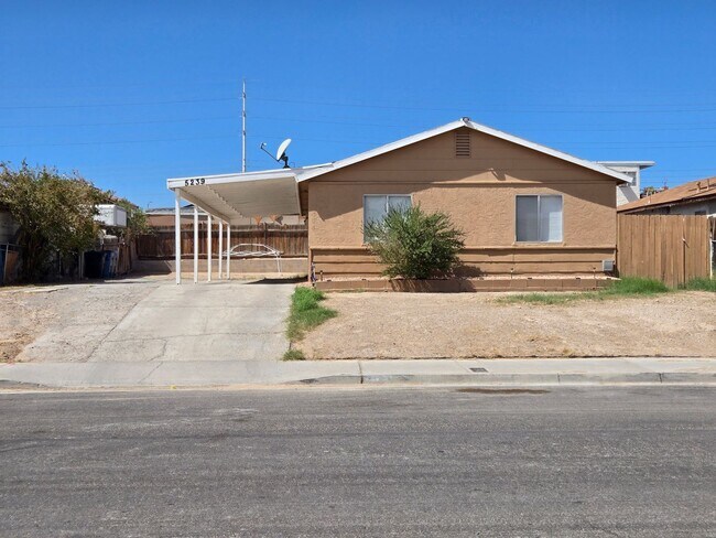 Building Photo - 5239 Erin Cir