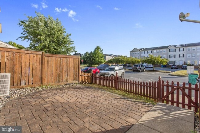 Building Photo - 5089 Stapleton Terrace