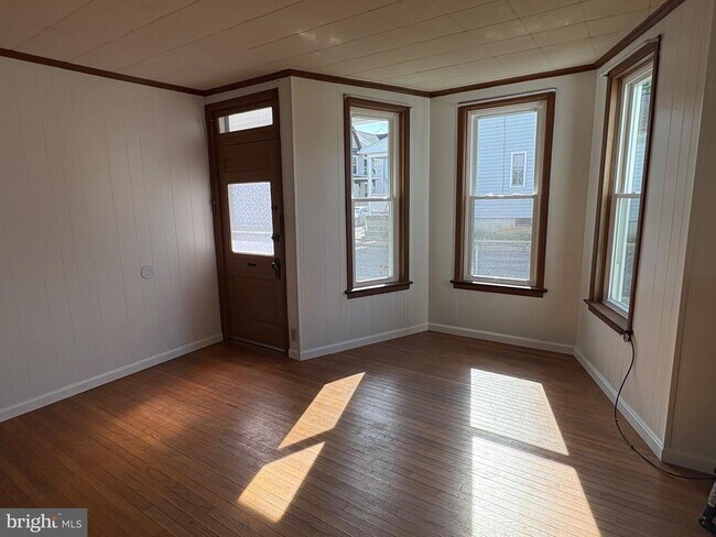 Building Photo - 50 E North St