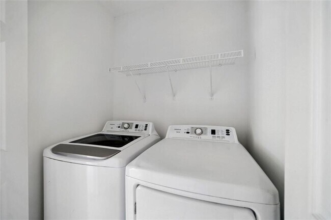 Building Photo - 1636 Heyford Cir NW