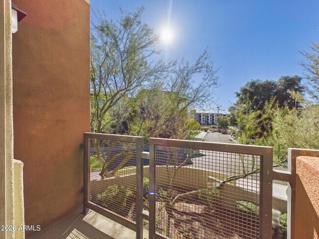 Building Photo - 4816 N Woodmere Fairway